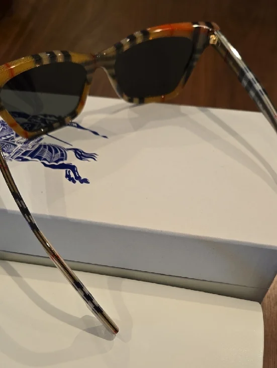 Burberry House Check Plaid Elsa Sunglasses - Picture 3 of 6